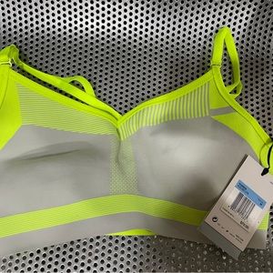 Nike Indy flyknit sportbra - size M - silver yellow - New w tag